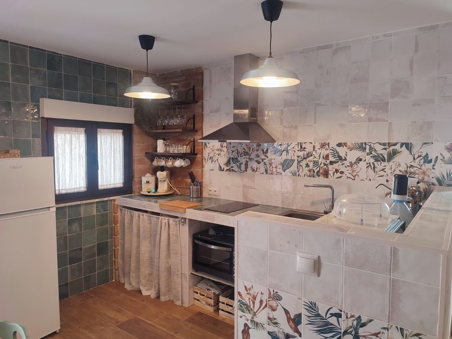 Micro-ondes, four, plaque de cuisson, lave-vaisselle