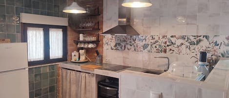 ميكروويف، فرن، موقد طهي مسطح، غسالة أطباق