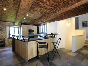 Réfrigérateur, four à micro-ondes, lave-vaisselle