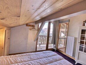 4 bedrooms, free WiFi