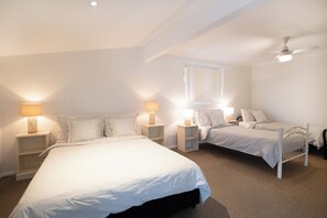 3 bedrooms, iron/ironing board, WiFi, bed sheets