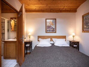 3 chambres, accès au Wi-Fi (inclus), literie fournie