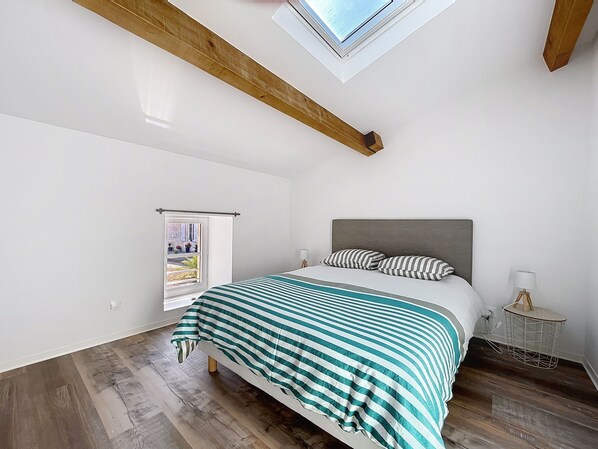 2 habitaciones, tabla de planchar con plancha y wifi gratis 