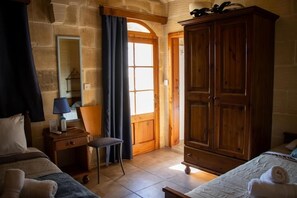 4 chambres, fer et planche Ă repasser, accĂšs au Wi-Fi (inclus)