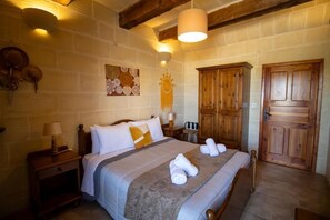 4 bedrooms, iron/ironing board, free WiFi, bed sheets