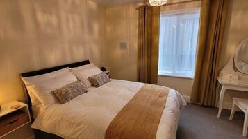 1 soverom, strykejern/-brett, reiseseng for barn og wi-fi (inkludert)