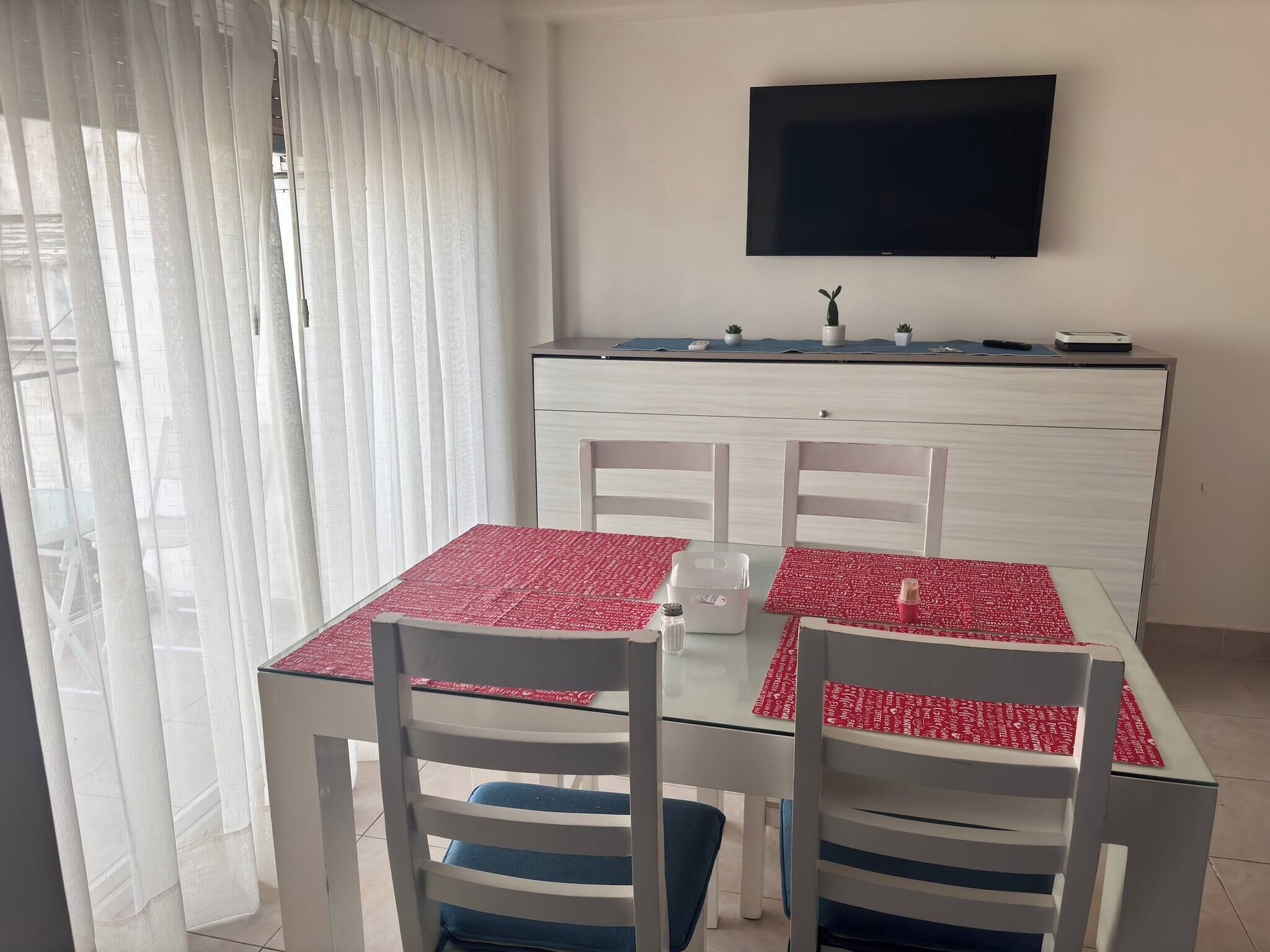 Apartamento, 1 quarto, sacada, vista para a cidade | Sala de jantar
