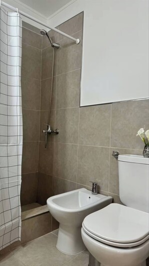Apartment, 1 Bedroom, Balcony, City View | Bathroom - Peaceful, Pet-friendly Central Apt (Buenos Aires)