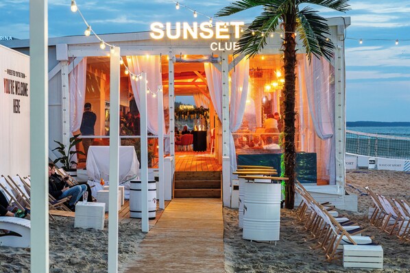 Beach bar