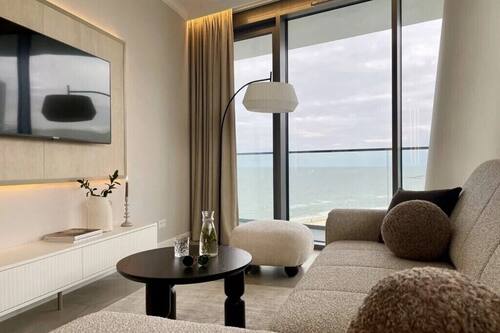 Apartament Sky View Plus + | Caja fuerte, espacio para trabajar con un portátil, cortinas opacas
