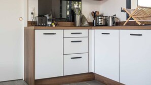 咖啡機/沖茶器、雪櫃、焗爐、廚房用具/餐具/器皿