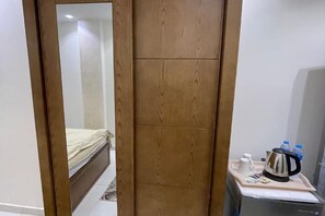 Soundproofing - Families Pyramids view - Rooftop (Nazlet Al Batran)