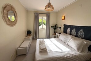 1 chambre, fer et planche à repasser, Wi-Fi gratuit, draps fournis