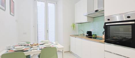 Réfrigérateur, micro-ondes, lave-vaisselle