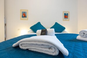 2 bedrooms, iron/ironing board - Certosa Vibes by Rentbeat (Roma)