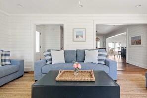 TV, offices - Beach House with 5 King Beds & Bikes (Isle of Palms)