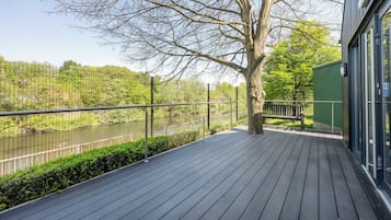 Standard Studio | Exterior