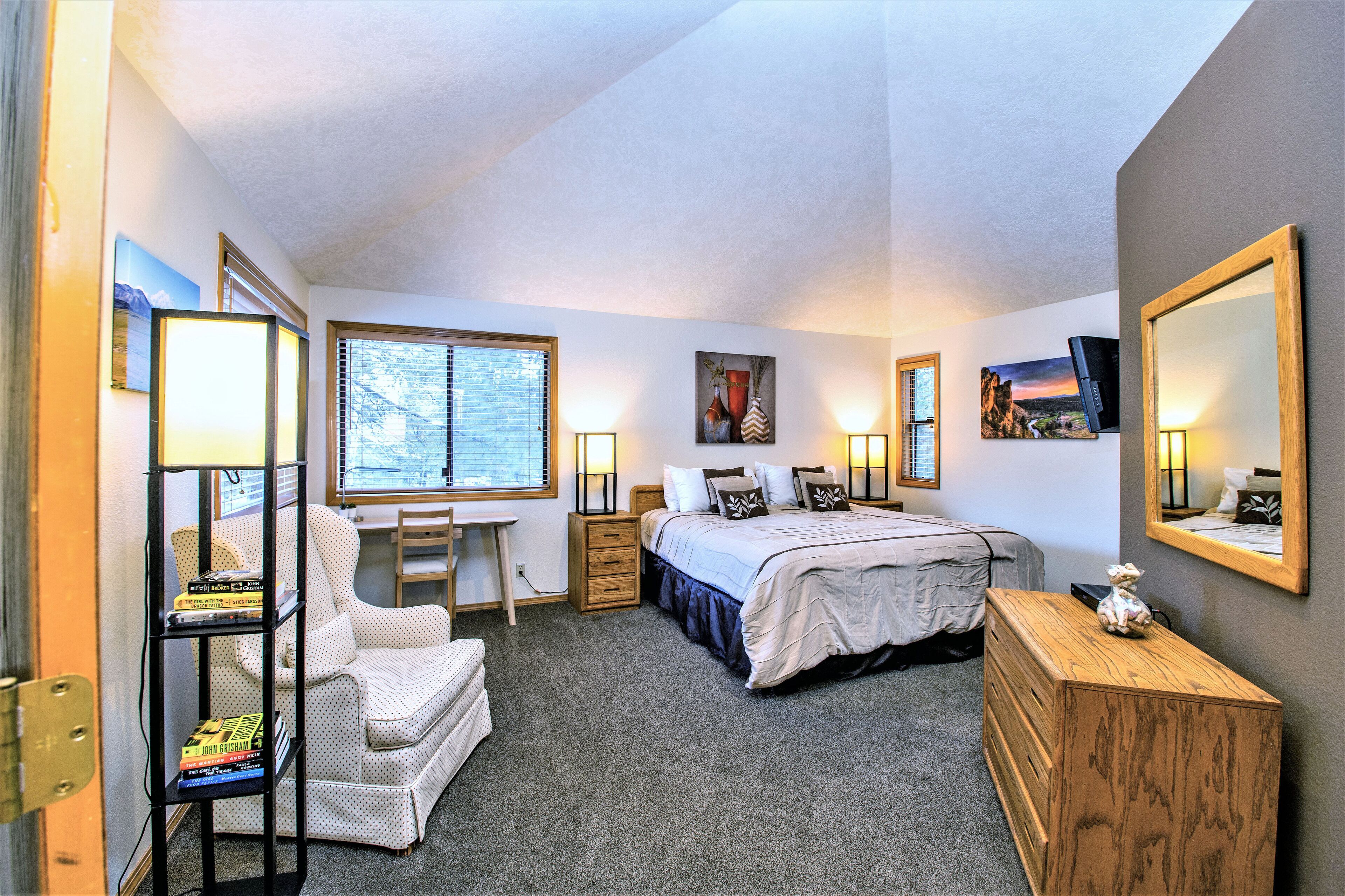 3 bedrooms, iron/ironing board, internet