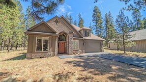 Exterior - Poplar 16 - Beautiful! New Hot Tub, A/C, SHARC (Sunriver)