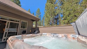 مغطس سبا خارجي