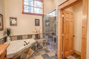 Shower, hair dryer, towels - Red Fir 14 - Outdoor Living, Steps to Village & SHARC, Passes included (Sunriver)