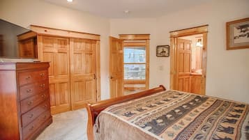 5 bedrooms, iron/ironing board, internet