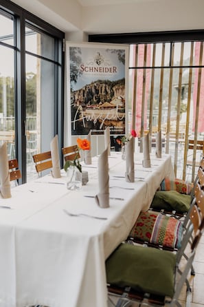 Daily buffet breakfast (EUR 7 per person)