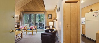 Pole House 99 - Easy Cabin, Hot Tub, Pet Friendly, SHARC