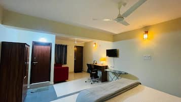 Superior Studio Suite, City View