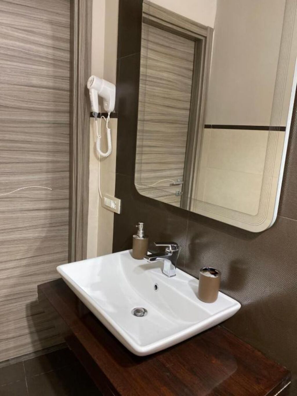 Doccia, asciugacapelli, bidet, asciugamani