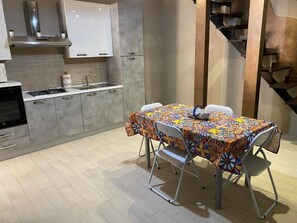 Dining - THE WALLS OF THE CENTER (Agrigento)