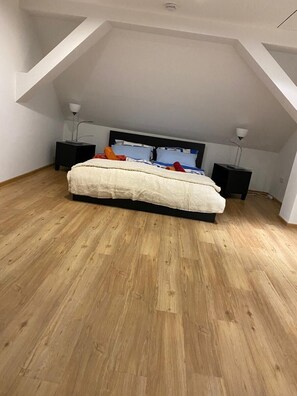 Bügeleisen/Bügelbrett, WLAN, Bettwäsche