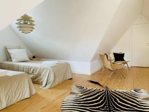 4 habitaciones, escritorio, tabla de planchar con plancha y wifi gratis