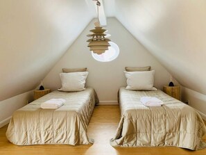 4 Schlafzimmer, Schreibtisch, Bügeleisen/Bügelbrett, kostenloses WLAN