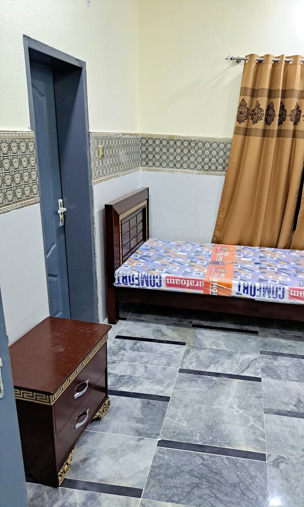 3 Schlafzimmer, Bügeleisen/Bügelbrett, WLAN, Bettwäsche