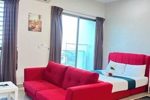 Room - The Bureau - Smart Suites Cyber (Cyberjaya)