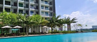 The Bureau - Smart Suites Cyber