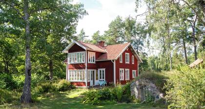 Beautiful 3-4 bedrooms Archipelago-house in Blidö