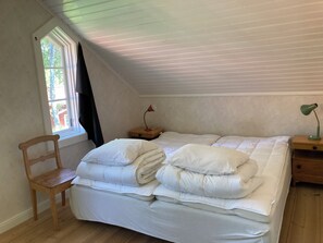 4 habitaciones, tabla de planchar con plancha y wifi