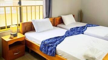 Kamar Twin Deluks, balkon, pemandangan kota | Wi-Fi gratis