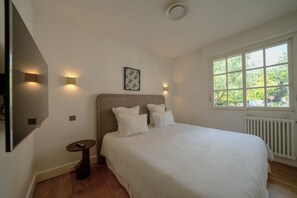1 chambre, fer et planche à repasser, Wi-Fi, draps fournis