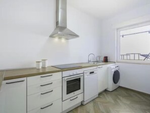 Fridge, microwave, oven, dishwasher