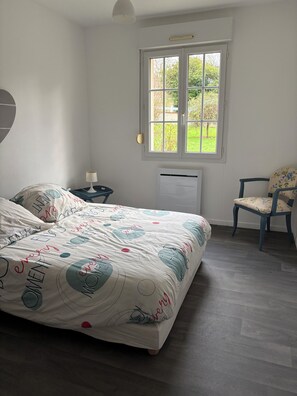 3 dormitorios, tabla de planchar con plancha, wifi y ropa de cama