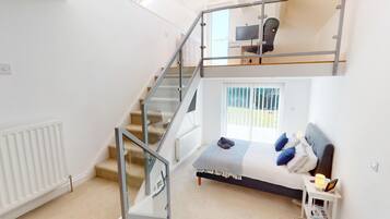 4 Schlafzimmer, Schreibtisch, Bügeleisen/Bügelbrett, Reisekinderbett