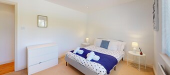 Croyde Park Corner - a stylish 4-bedroom home, optional hot tub, dog-friendly