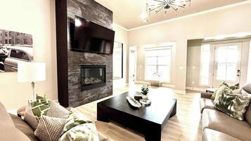 Televisor i llar de foc