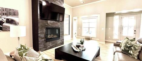 Televisión y chimenea