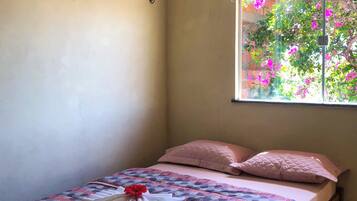 Quarto triplo standard | Frigobar, Wi-Fi de cortesia