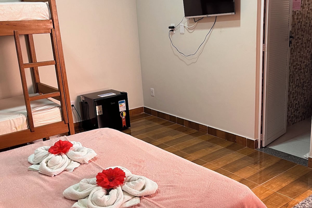 Kamar Quadruple Keluarga | Minibar dan Wi-Fi gratis