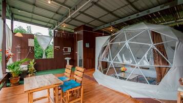 基础客房 | 起居区